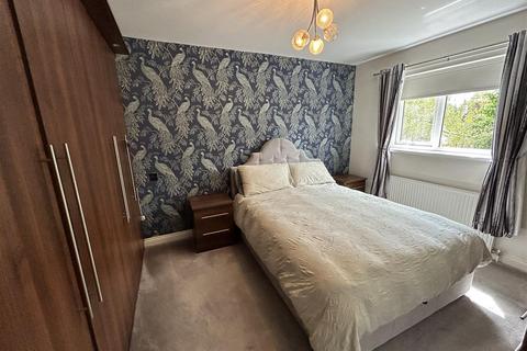 3 Everglade, Oldham, OL8 2TU