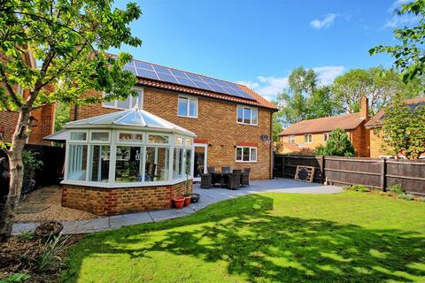5 bedroom detached house for sale, Yearling Close, Great Amwell SG12