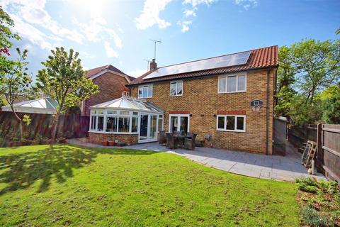 5 bedroom detached house for sale, Yearling Close, Great Amwell SG12