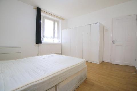 4 bedroom flat to rent, Christian Street, London E1