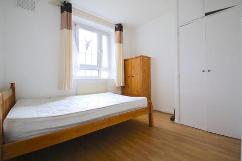 4 bedroom flat to rent, Christian Street, London E1