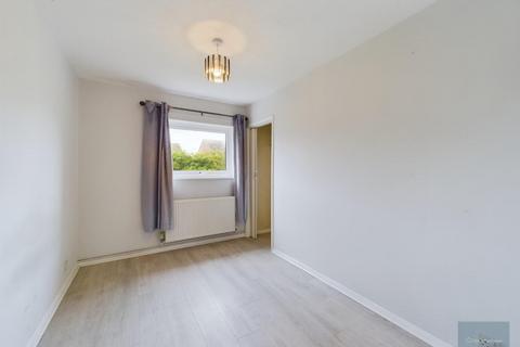 2 bedroom flat to rent, Malvern Close, Melksham SN12