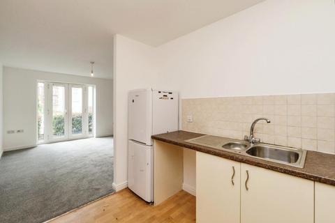 2 bedroom apartment to rent, Ainsworth Court, Stanley Road, Worsley, Manchester