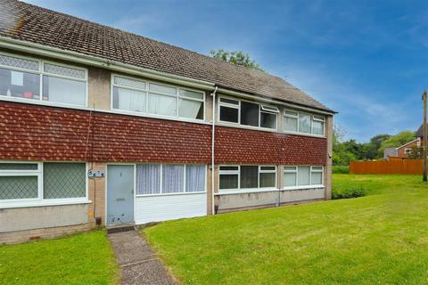 2 bedroom flat for sale, Maple Close, Barry