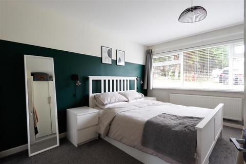 2 bedroom flat for sale, Maple Close, Barry