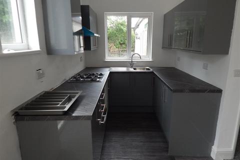 3 bedroom semi-detached house to rent, Bromsgrove Road, Redditch