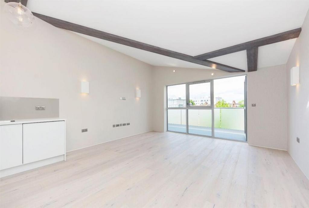 Lambton Road, Raynes Park, SW20 2 bed house to rent £2,200 pcm (£508 pw)