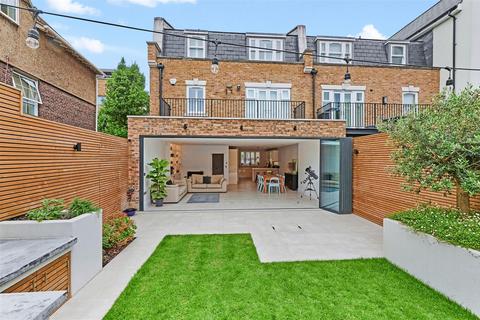 Emerald Square, Putney, SW15