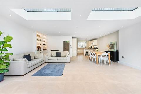 undefined, Emerald Square, Putney, SW15