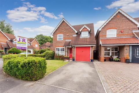 3 bedroom detached house for sale, Nine Acres, Cippenham