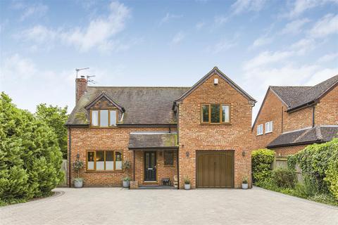 4 bedroom detached house for sale, Beech Close, Bierton