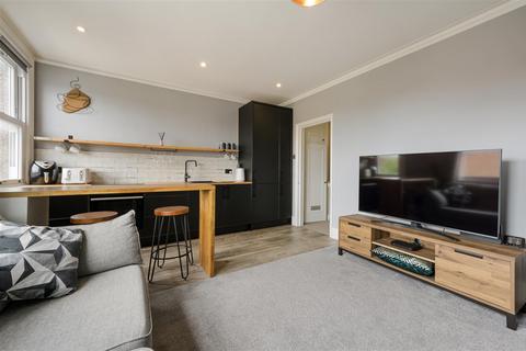 2 bedroom apartment for sale, Upper High Street, Epsom