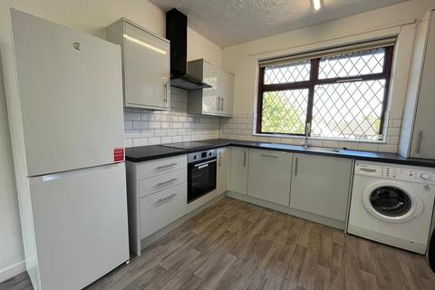 2 bedroom apartment to rent, St Albans Terrace, Cheetwood