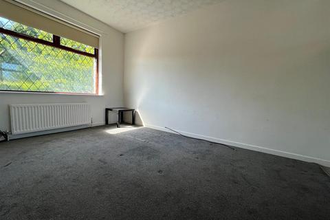 2 bedroom apartment to rent, St Albans Terrace, Cheetwood
