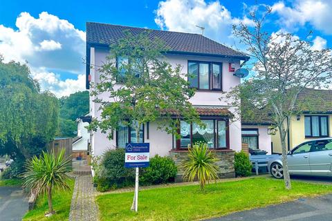 4 bedroom detached house for sale, Woodland Close, Barnstaple EX32