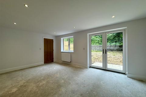 3 bedroom semi-detached house for sale, Station Road, Skelmanthorpe, Huddersfield