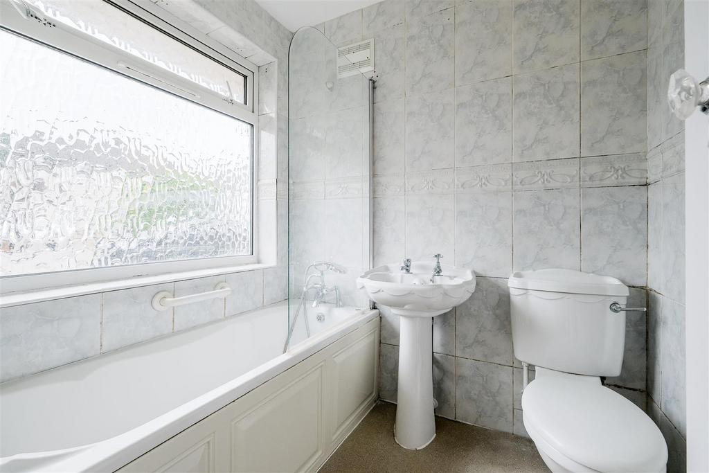 5 Oakwood Hill-1.jpg
