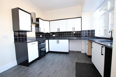 2 bedroom terraced house for sale, Triangle, Bradford