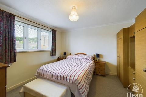 3 bedroom semi-detached house for sale, Cedardean, Cinderford