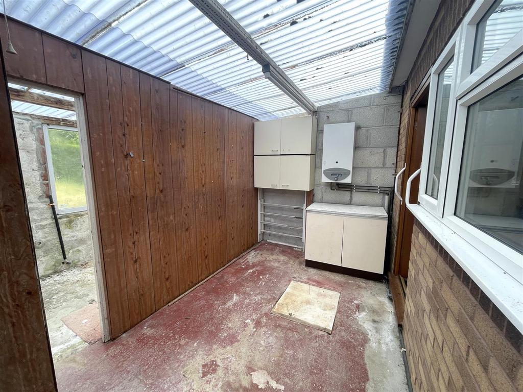 Rear hallway.jpg