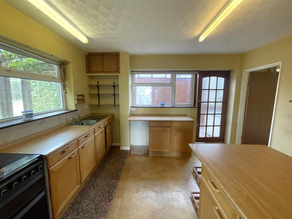 Kitchen 3.jpg