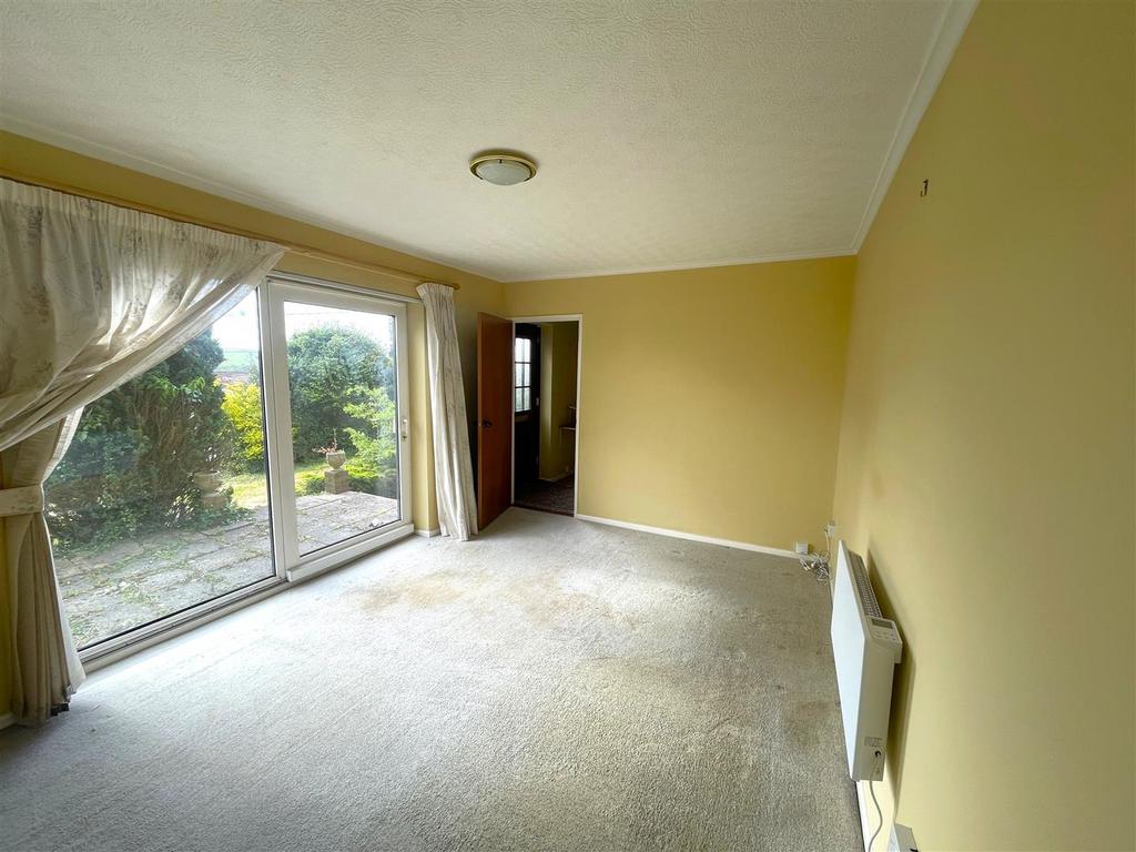 Sitting room 2.jpg