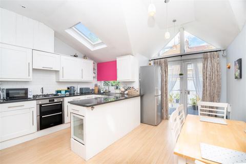 26 Salisbury Road, London, W13 9TX