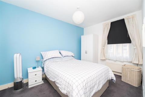 26 Salisbury Road, London, W13 9TX
