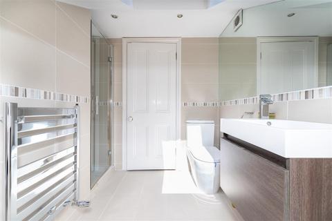 26 Salisbury Road, London, W13 9TX