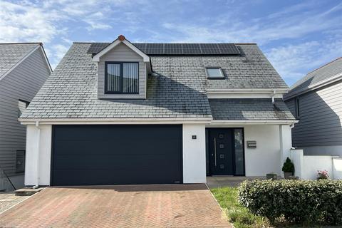 4 bedroom detached house for sale, Lower Meadows, St. Stephen, St. Austell