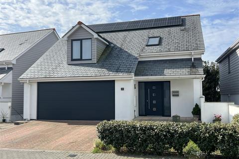 19 Lower Meadows, St Stephen, St Austell, PL26 7FB