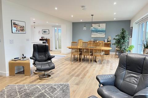 19 Lower Meadows, St Stephen, St Austell, PL26 7FB