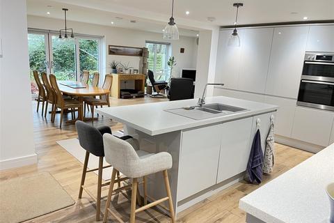 19 Lower Meadows, St Stephen, St Austell, PL26 7FB