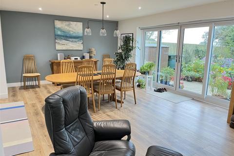 19 Lower Meadows, St Stephen, St Austell, PL26 7FB