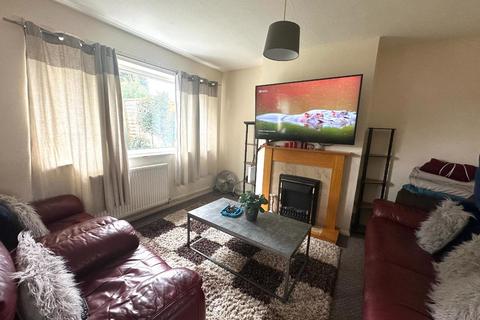 3 bedroom semi-detached house to rent, Taunton Avenue, Northampton