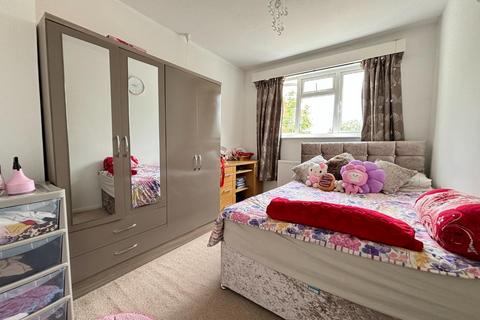 3 Exmoor Close, Northampton, NN3 3AU