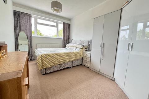 3 Exmoor Close, Northampton, NN3 3AU