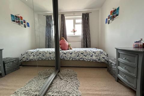 3 Exmoor Close, Northampton, NN3 3AU