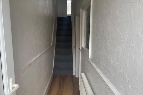 2 bedroom house to rent, Severn Street, Hull