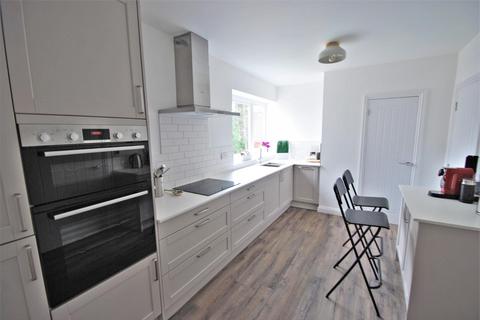2 bedroom apartment to rent, Bramhall Park Road, Clysbarton Court