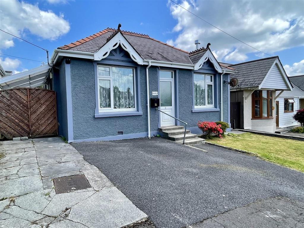 Singleton Road, Upper Tumble, Llanelli 2 bed bungalow for sale £234,950