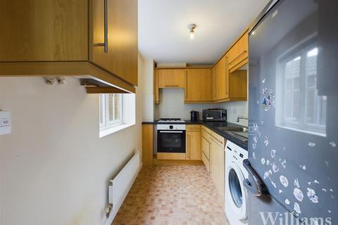2 bedroom flat for sale, Brimmers Way, Aylesbury HP19