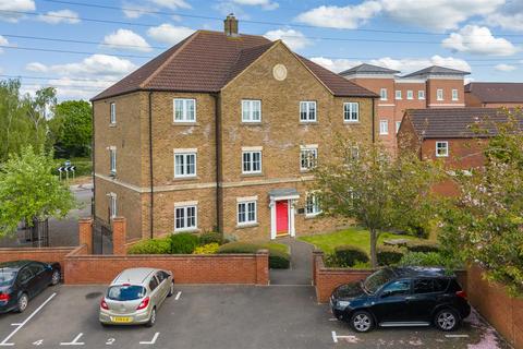 2 bedroom flat for sale, Brimmers Way, Aylesbury HP19