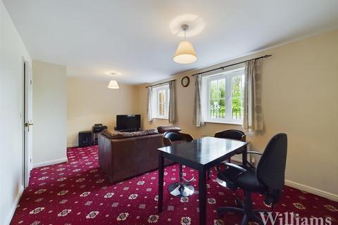 2 bedroom flat for sale, Brimmers Way, Aylesbury HP19