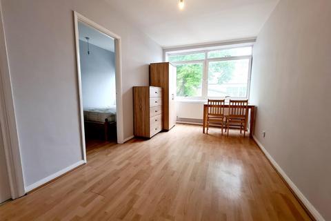 1 bedroom flat to rent, 160 Heath Park Road, Heath Park, Romford