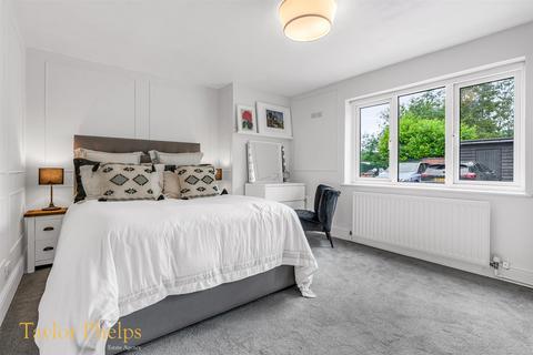 1 bedroom maisonette for sale, Richard Court, High Street, Stanstead Abbotts SG12