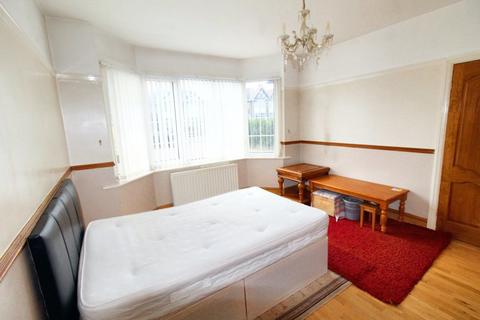 3 bedroom semi-detached house to rent, Endsleigh Gardens, Beeston, Nottingham, NG9 2HJ