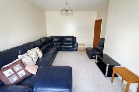 3 bedroom semi-detached house to rent, Endsleigh Gardens, Beeston, Nottingham, NG9 2HJ