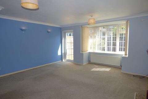 3 bedroom terraced house to rent, Kensington Close, Toton, NG9 6GR
