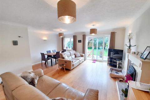 3 bedroom semi-detached house for sale, Belle Meade Close, Woodgate